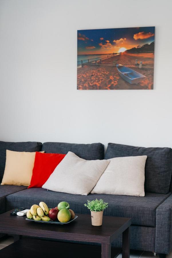 Seasunlove Apt. Apartment Larnaca Ngoại thất bức ảnh