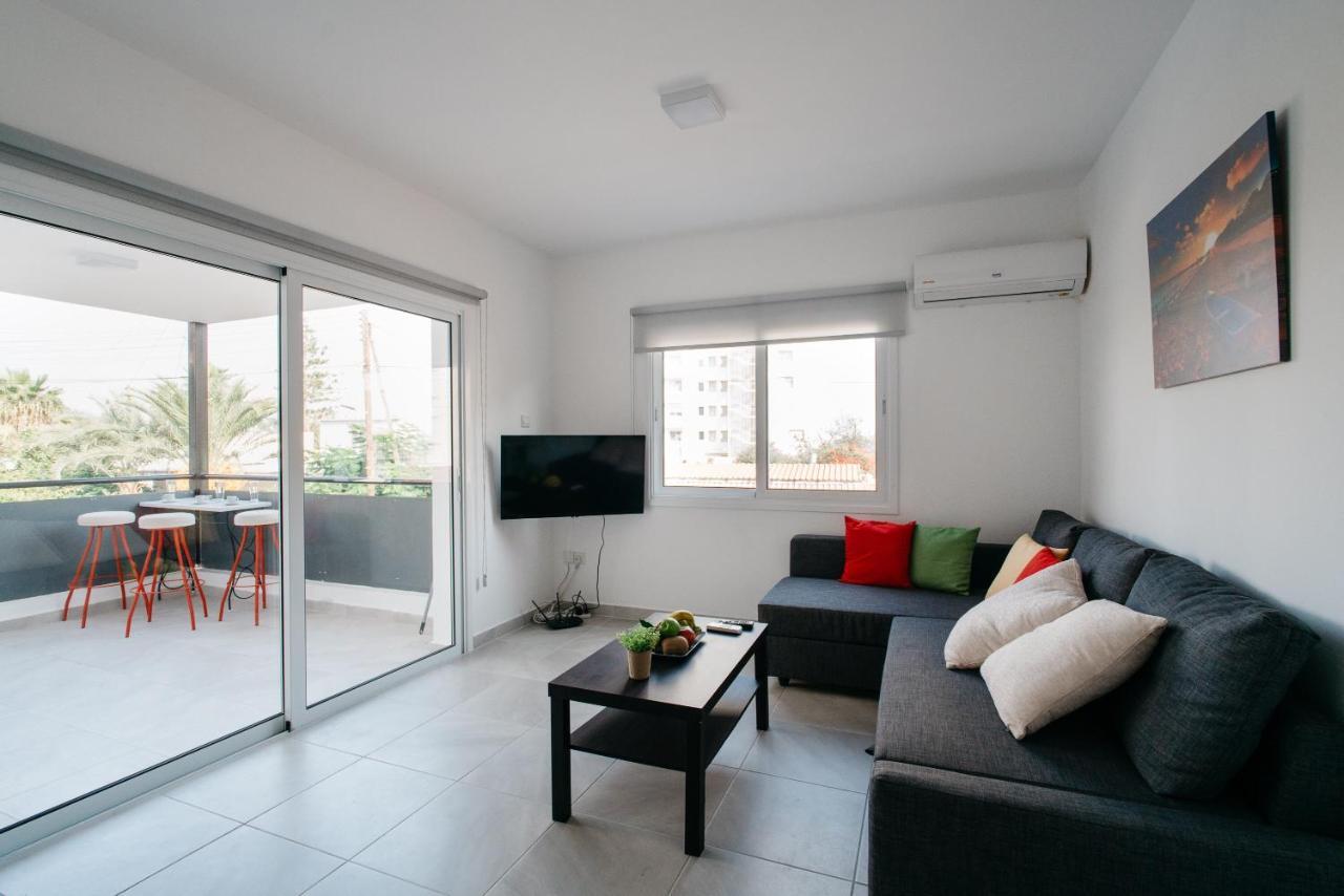 Seasunlove Apt. Apartment Larnaca Ngoại thất bức ảnh