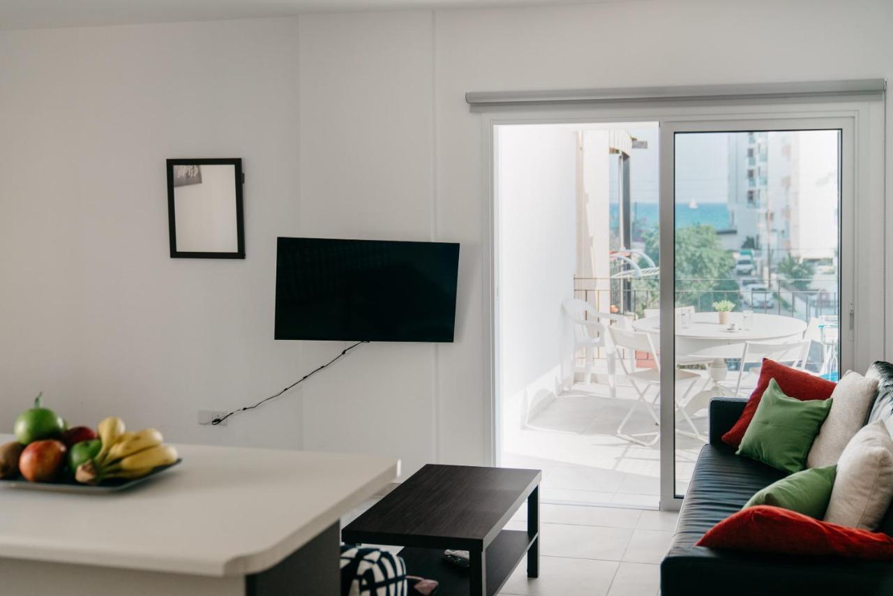 Seasunlove Apt. Apartment Larnaca Ngoại thất bức ảnh